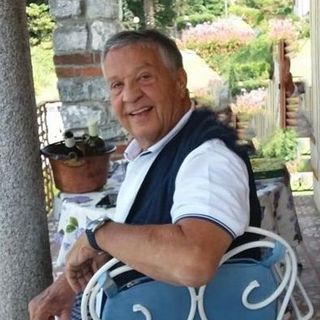 Renato Pozzetto il giorno del suo compleanno nel 2022 (foto dalla pagina Facebook della Locanda)