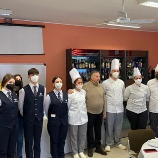 Renato Pozzetto ospite del Cfp di Luino in una foto dal sito web dell'Agenzia Formativa
