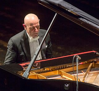Stagione concertistica dell’Insubria: il «Virtuosismo pianistico» di Roberto Cappello per viaggiare con la musica