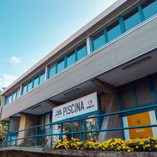 L'ingresso della piscina di Saronno (foto da IlSaronno.it)