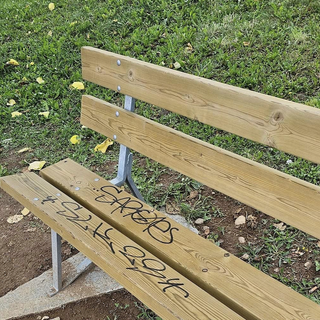 Vandalismi al parchetto di Cavaria con Premezzo appena sistemato
