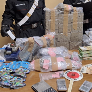 Il materiale sequestrato dai carabinieri