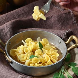 Le Perline con Parmigiano Reggiano DOP di Scoiattolo Pasta Fresca: gusto made in Varese