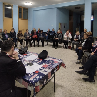 Attenzione alle truffe porta a porta. I carabinieri incontrano gli anziani a Olgiate Olona