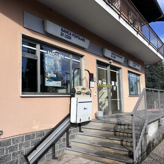Torna a colpire la banda dei bancomat: dopo l'esplosione i ladri portano via 60mila euro a Morazzone