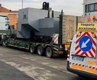 Passaggio di trasporti eccezionali sull'Autostrada dei Laghi, chiuso il nodo con la A4