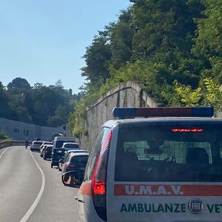 Il punto di via Peschiera bloccato dal grave incidente