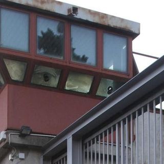 Notte di ricerche in città ma gli evasi sono ancora in fuga