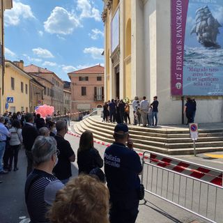 Monsignor Vegezzi nell'omelia del funerale a Vedano: «Quanto può far male l'egoismo degli uomini»