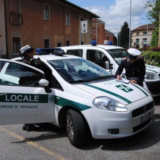 Foto d'archivio dalla pagina Facebook della polizia locale di Vergiate