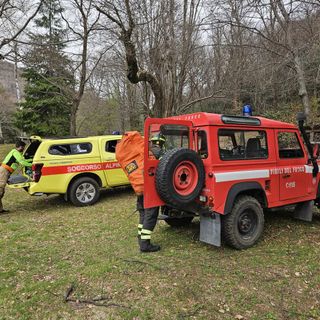 Donna di 82 cade sul sentiero e si ferisce: recuperata dai soccorritori