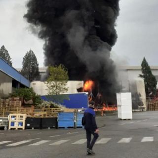 L'incendio di questa mattina alla Whirlpool di Cassinetta L'incendio di questa mattina alla Whirlpool di Cassinetta