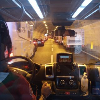 Controesodo dalla Liguria, caos e rabbia. L'ambulanza bloccata nel traffico: «50 minuti da Borghetto all'ospedale di Savona, i politici giocano con la vita delle persone»