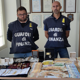 Contrabbando di orologi di lusso. Maxi sequestro della Finanza a Malpensa