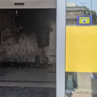 Incendio all’alba a Caronno Pertusella, chiuso il centro commerciale &quot;La Varesina&quot;
