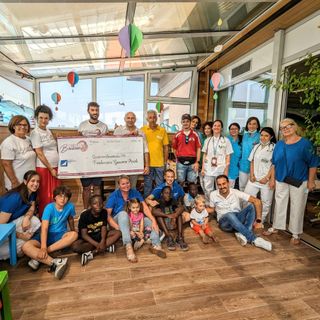 Da Sorridi con Barbara un assegno per la ricerca contro i tumori pediatrici