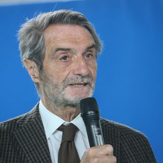 Vaccinazioni Covid, Fontana: «Pronti per quarta dose a over 60 nei grandi hub»