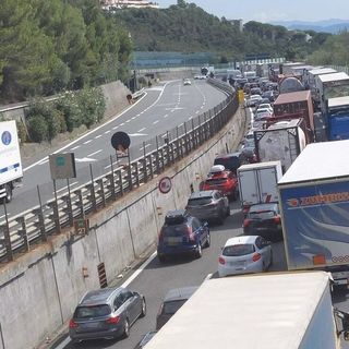 Controesodo, 16 chilometri di coda in A10: i tempi di percorrenza in tempo reale