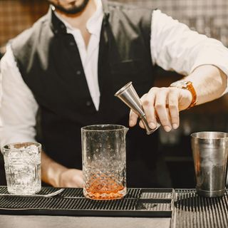Come scegliere il bancone barman perfetto per il tuo locale: un equilibrio tra estetica e funzionalità