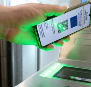 Green Pass, il Governo ha deciso: obbligo dal 6 agosto. Ecco quando serve