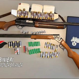 Sospettato di una rapina in farmacia: nella sua casa di Uboldo i carabinieri scoprono un arsenale