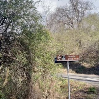 A Castelveccana la Via Crucis lungo la &quot;strada dello spaccio&quot;: «Basta indifferenza»