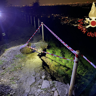 Cede il muretto a Brunate, diciassettenne precipita nel vuoto