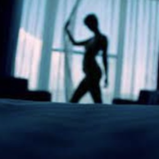 Sesso a tre finisce a badilate: uomo di 37 anni a processo