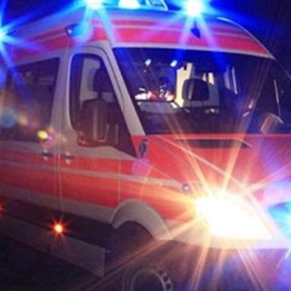 Cantello, motociclista cade lungo la strada dei frontalieri: 49enne al pronto soccorso
