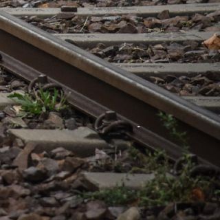 Tragedia nella notte a San Giorgio su Legnano: giovane di 24 anni muore urtato dal treno