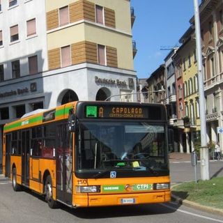 Sempre più aggressioni contro il personale degli autobus. In Prefettura un vertice per la sicurezza: «Lavoriamo nella paura»