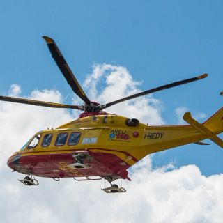 Motociclista cade lungo la Provinciale 5: a Maccagno arriva l'elisoccorso