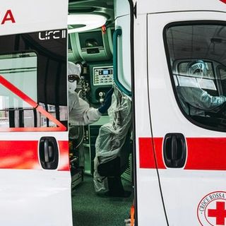 Saltrio, incidente all'incrocio: soccorse una ragazza di 19 anni e una donna di 47