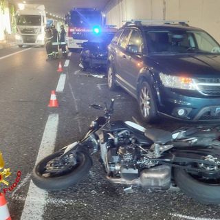 Schianto tra un'auto e una moto sulla 336 di Malpensa: un ferito grave