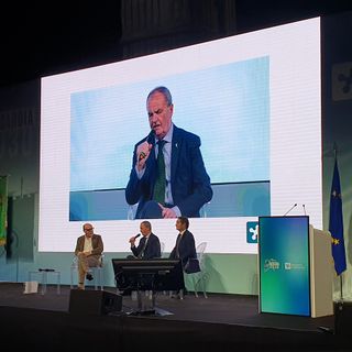 Il ministro Calderoli a un evento di Regione Lombardia