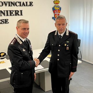 Il tenente colonnello Andrea Poletto (a destra) insieme al comandante provinciale dell'Arma, colonnello Marco Gagliardo