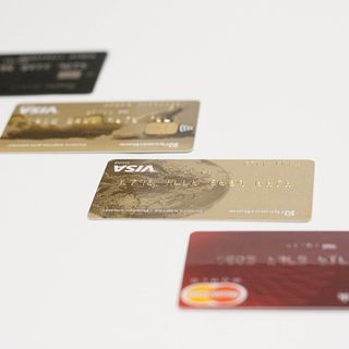 Educazione finanziaria: la differenza fra carta di credito e carta di debito