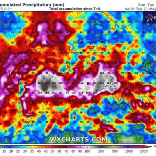 La cartina &quot;Wxcharts.com&quot; dei possibili accumuli previsti: sulla nostra provincia si va almeno dai 100 a oltre 150 millimetri di pioggia