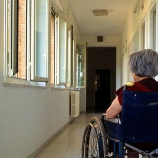 Gadda (Iv): «Nel Dl Riaperture un emendamento per il ripristino immediato delle visite nelle Rsa»