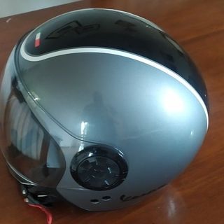 «Ho trovato casco da moto, cerco proprietario»