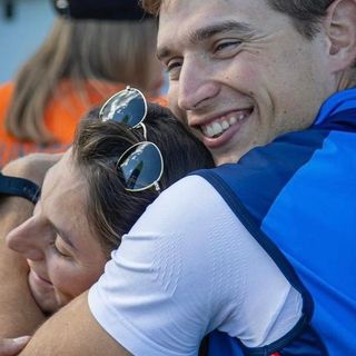 Federica Cesarini e l'abbraccio al suo Luca Chiumento d'argento sul 4 di coppia (foto postata dalla campionessa varesina sul suo profilo Instagram)
