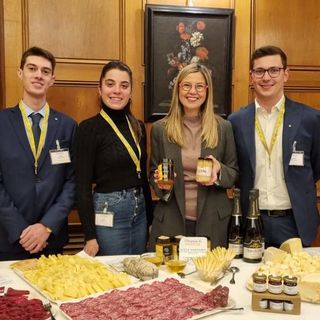 Aperitivo a base di prodotti tipici varesini alla Camera