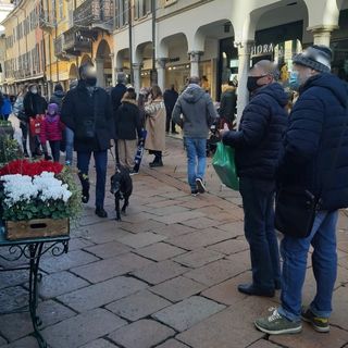 «Comprate i regali di Natale nei negozi delle vostre città», l'appello di Confcommercio