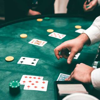 La vita da croupier: quanto è difficile lavorare in un casinò