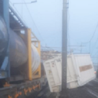 Milano, incidente ferroviario: «Nessuno dei 6 feriti si trova in gravi condizioni». Circolazione ancora sospesa