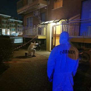 I carabinieri sul luogo dell'omicidio