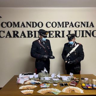 Aveva trasformato il cortile in una piccola piazza per lo spaccio, 31enne arrestato dai carabinieri