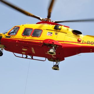 Arona, settantenne lombardo stroncato da un infarto in Piazza del Popolo