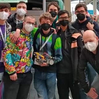 I pezzi del motore di un aspirapolvere diventano robot. E fanno applaudire gli studenti dell'Isis