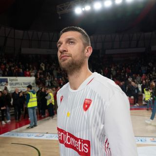 Giovanni Ferrero e la madre Maria Franca Fissolo ad Alba. Con loro, a sinistra, il presidente di Ferrero Spa Bartolomeo Salomone e l'onorevole Tomaso Zanoletti